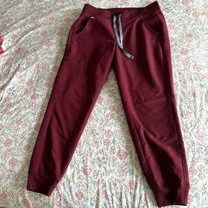 FIGS Zamora jogger scrub pants | small-petite | Burgundy